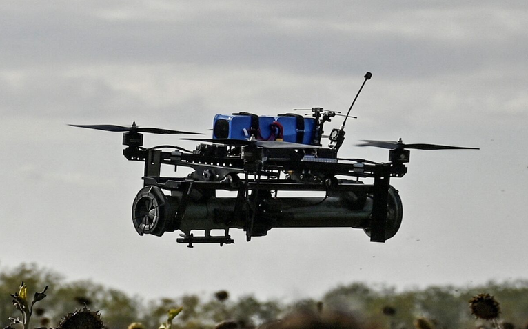 Đức tài trợ 50.000 drone, phương Tây họp khẩn hỗ trợ phòng không cho Ukraine