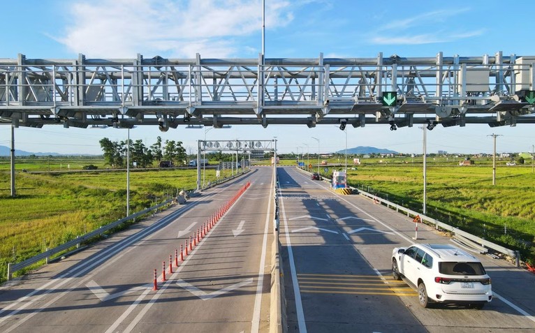 Từ tối 15-7, thu phí 5 đoạn cao tốc Bắc - Nam qua miền Trung