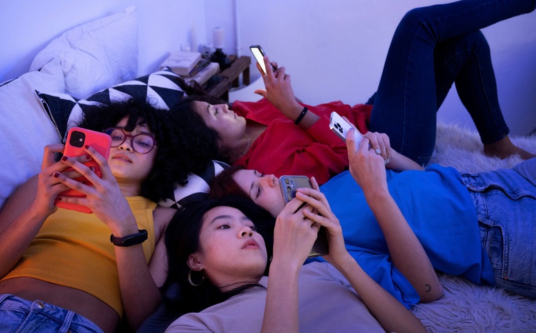 Anh đề xuất 'giờ giới nghiêm' xài mạng xã hội cho thanh thiếu niên 16-17 tuổi