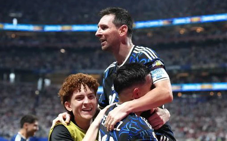 Messi tỏa sáng giúp Argentina ngược dòng ngoạn mục giành vé vào chung kết World Cup 2026