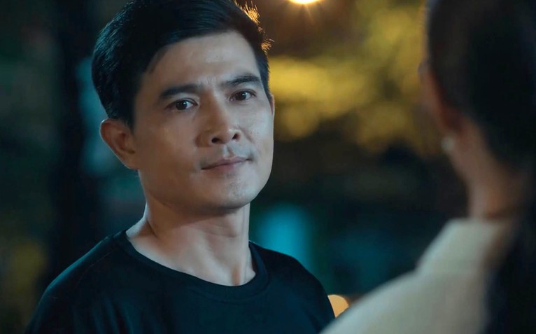 Quang Sự kể chuyện áp lực thế hệ 'bánh mì kẹp thịt'