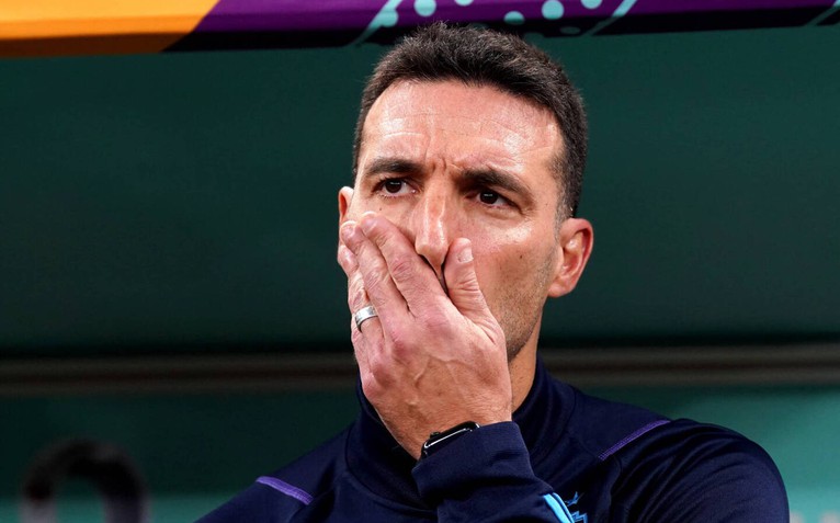 Scaloni, đã đến ngày anh phải chống lại người Tây Ban Nha và 'cô gái áo đen' yêu dấu!