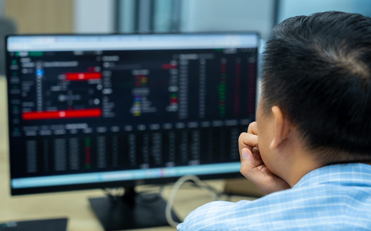 Phát hiện một cá nhân mượn nhiều tài khoản, thao túng cổ phiếu Tập đoàn Đạt Phương