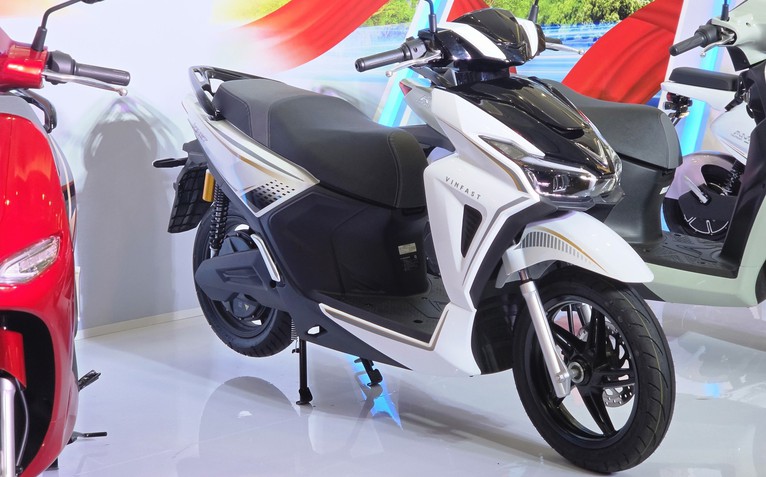 VinFast chốt giá Kyo và Kinet: Khởi điểm 30 triệu và 40 triệu đồng, miễn phí đổi pin đến 2028