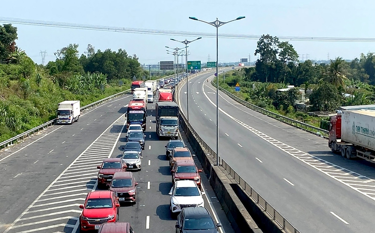 12 đoạn cao tốc Bắc Nam thu phí 900 đồng/km, vì sao đoạn Đà Nẵng - Quảng Ngãi thu 1.680 đồng/km?