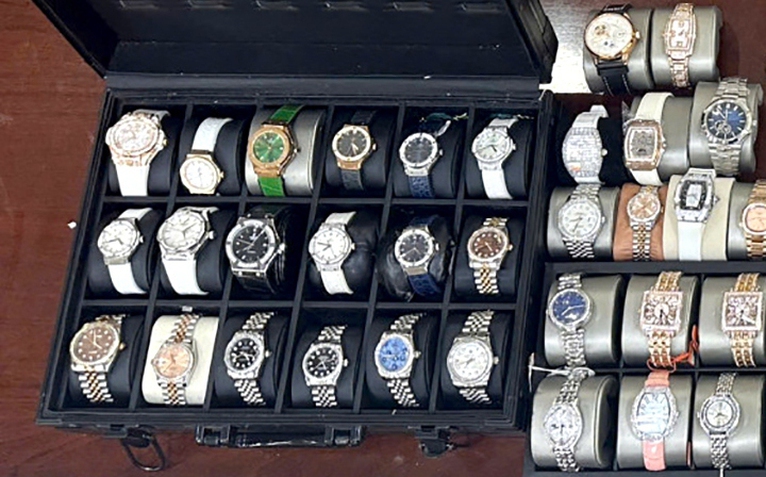 Khởi tố nữ chủ shop 'Thái Trinh Luxury Watch' buôn bán đồng hồ giả mạo thương hiệu nổi tiếng
