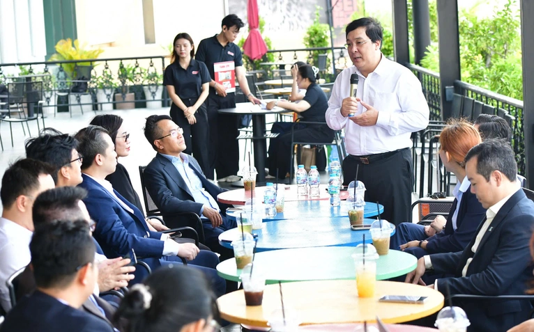 'Cà phê chứng khoán' cùng Tuổi Trẻ: Chuyên gia nói nhiều cổ phiếu đang hấp dẫn hơn, nhưng nhà đầu tư cần nhìn xa