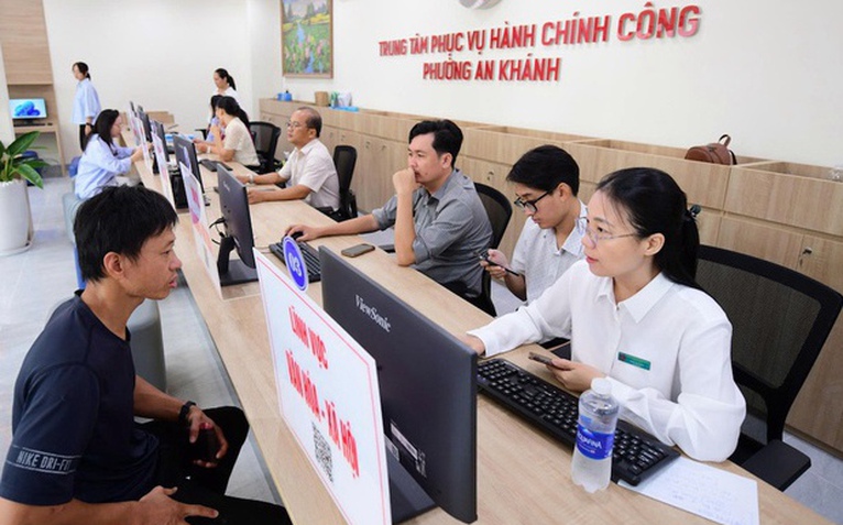 Tin tức sáng 25-7: Bộ Nội vụ bãi bỏ thủ tục xếp lương với viên chức hoàn thành tập sự