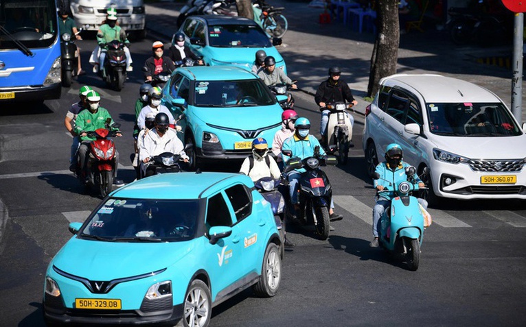 Lần đầu hé lộ doanh thu hãng taxi tỉ phú Phạm Nhật Vượng, 'ăn đứt' truyền thống lẫn công nghệ?