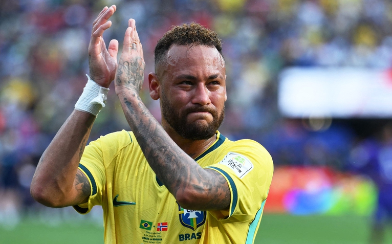 Neymar bật khóc nức nở, nói lời từ giã tuyển Brazil