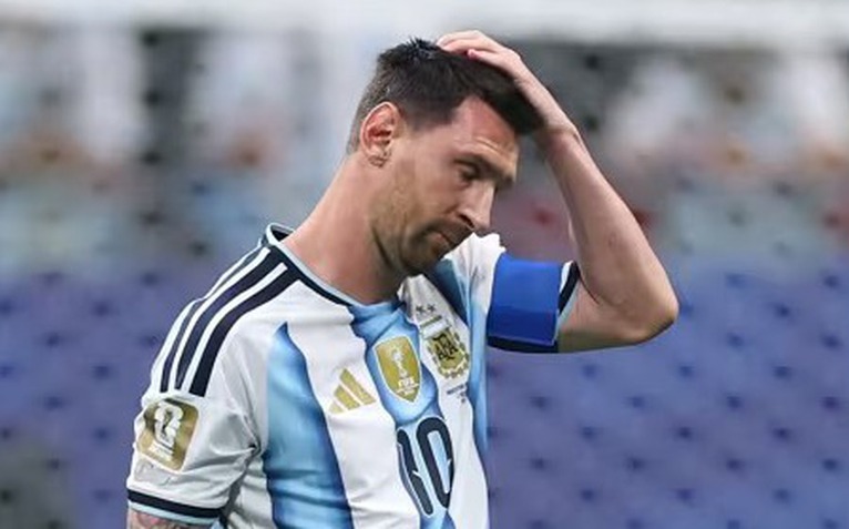 Messi tiếp tục đá hỏng phạt đền, lập kỷ lục buồn tại World Cup