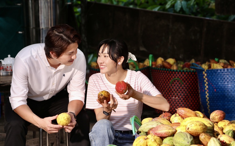 'Đất sạt lở, đừng cứ đổ cho ông trời hay thiên tai, tội cho ổng lắm!'