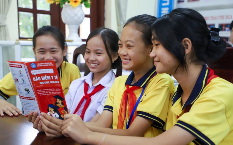 Phụ huynh cần kiểm tra ngay giá trị thẻ bảo hiểm y tế của con