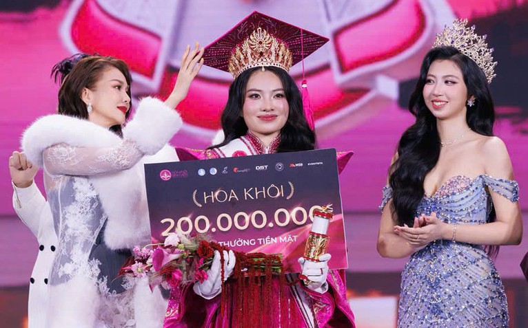 Hoa khôi Sinh viên Việt Nam lần thứ hai là SV Trường đại học Y Hà Nội, giải thưởng 200 triệu đồng
