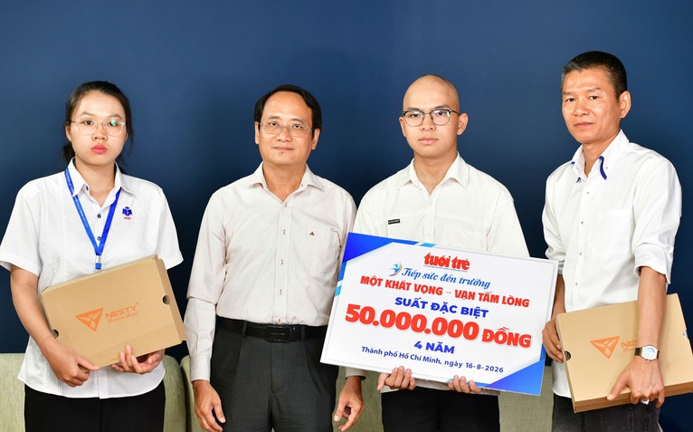 10 ngày khởi động, 1.100 hồ sơ gửi Tiếp sức đến trường 2026: Đời chông chênh nhưng ý chí kiên cường