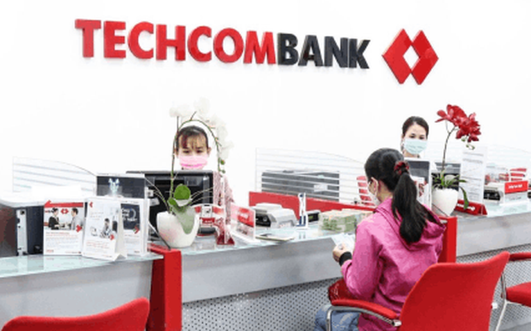 Cổ phiếu Techcombank bất ngờ tăng kịch trần sau tin đàm phán bán vốn 2 tỉ USD