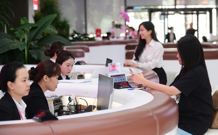 Đọc nhanh 27-8: Giá vàng tăng trở lại; lãi suất liên ngân hàng qua đêm giảm mạnh còn 2,5%