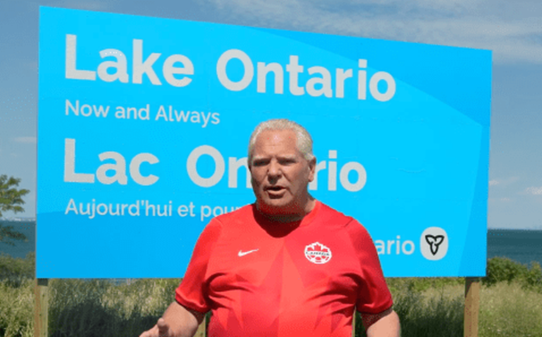 Thủ hiến Canada dựng bảng 'hồ Ontario' đáp trả sắc lệnh của ông Trump
