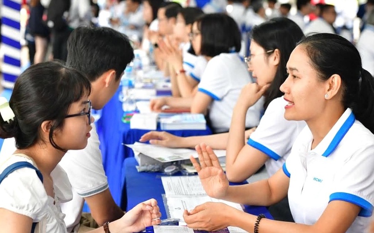 Số thí sinh đăng ký xét tuyển tăng 48%, điểm chuẩn Trường ĐH Bách khoa TP.HCM ra sao?