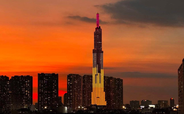 Đẹp nao lòng hoàng hôn TP.HCM sau cơn mưa chiều