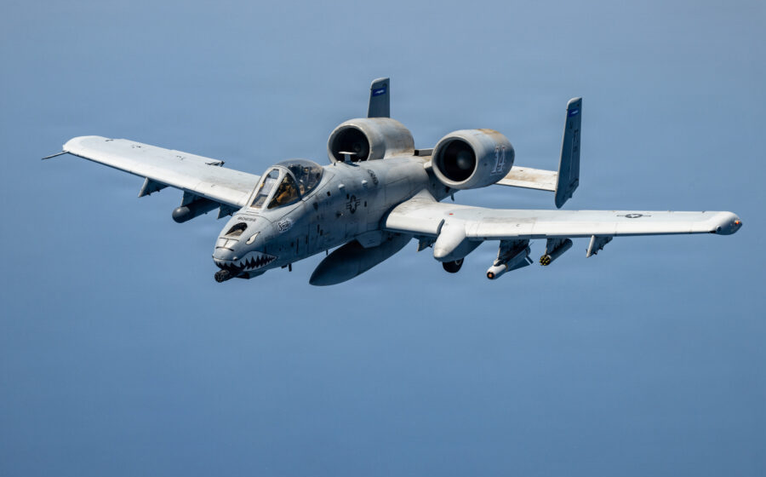 Cường kích 'Lợn lòi', tiêm kích F-15 Mỹ hư hại sau đòn tên lửa Iran vào căn cứ tại Jordan?