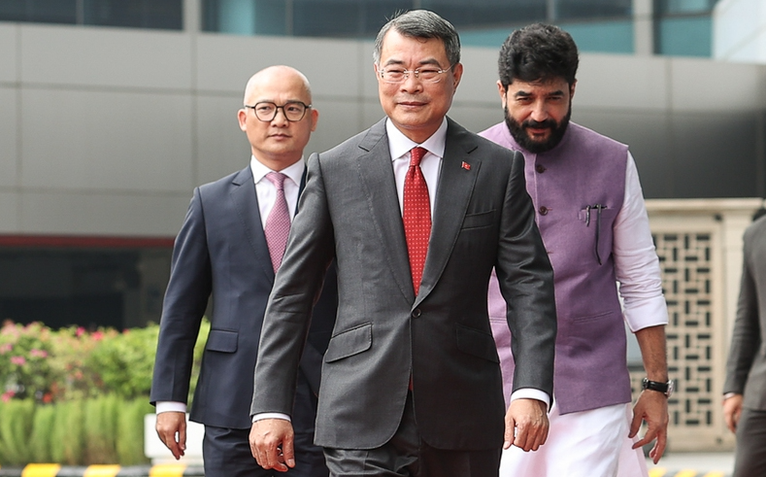 Thủ tướng Lê Minh Hưng đến Ấn Độ, bắt đầu dự Hội nghị thượng đỉnh BRICS