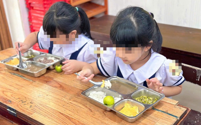 Huế cấm cắt xén, trục lợi từ bữa ăn của học sinh