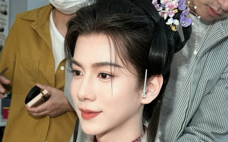 'Lan Hương như cố' gây sốt với màn nam giả nữ