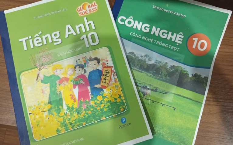 Huế 'chạy' sách giáo khoa cho 21% học sinh còn thiếu sau khai giảng