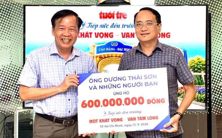 Giám đốc Dương Thái Sơn trao 600 triệu đồng giúp tân sinh viên, tiết lộ 'một niềm vui đặc biệt'