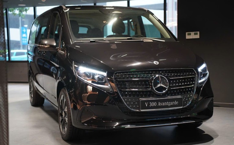 Tin tức giá xe: Mercedes-Benz V-Class giảm giá kỷ lục ở đại lý