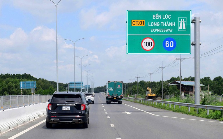 Sửa quy chuẩn 41: Loạt biển chỉ dẫn hướng vào, ra, khoảng cách lối ra trên cao tốc cho tài xế đỡ rối