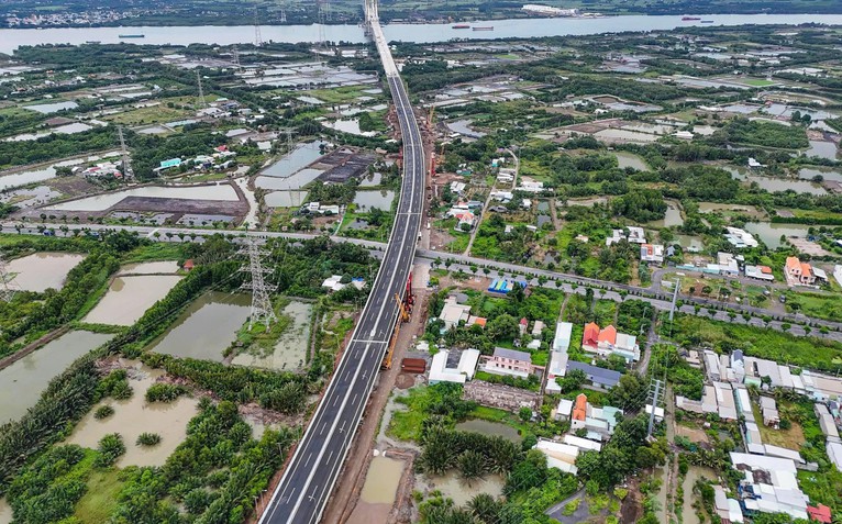 Khắc phục những thách thức nội tại của nền kinh tế để đạt mục tiêu tăng trưởng hai con số