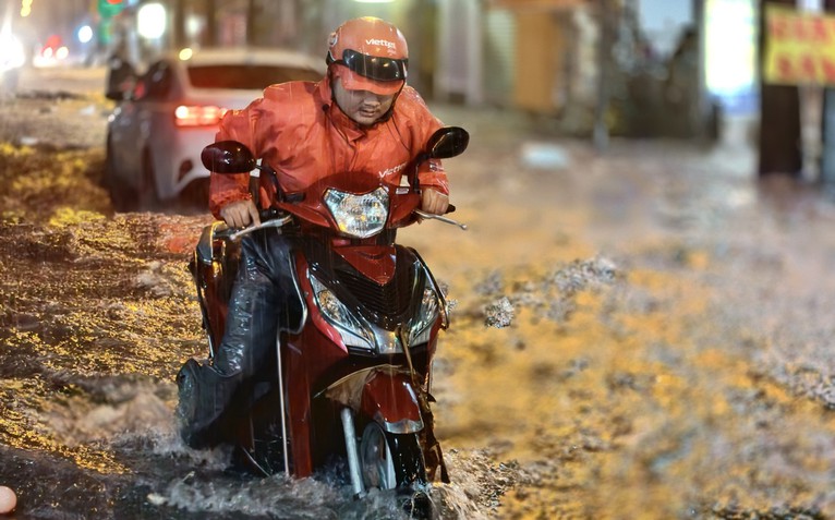 Thời tiết hôm nay 21-9: Mưa rất to ở Nam Trung Bộ và Nam Bộ