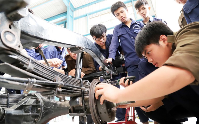 TP.HCM sẽ giảm từ 36 còn 18 trường cao đẳng, trung cấp công lập, hoàn thành trước 1-10
