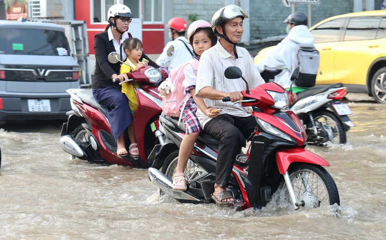 Cần Thơ cảnh báo triều cường dâng cao, học sinh tại vùng ngập sâu có thể nghỉ học