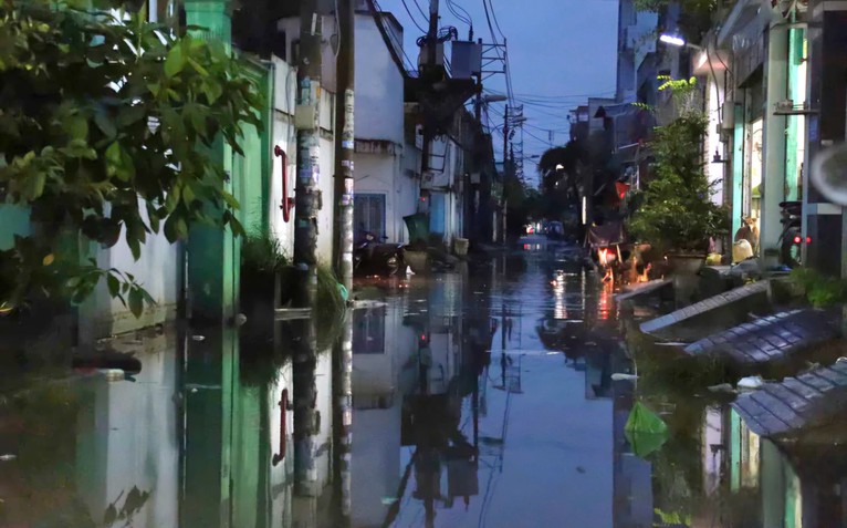 Sẽ khơi thông dòng chảy để giảm ngập khu dân cư ở phường Bình Trị Đông