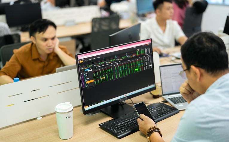 PNJ, Khang Điền cùng loạt cổ phiếu xuống đáy nhiều năm dù VN-Index vẫn quanh 1.800 điểm