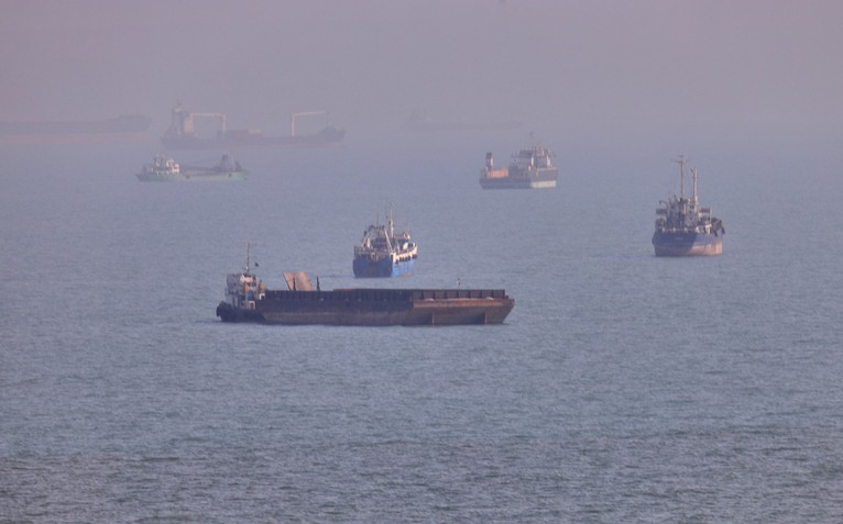 Mỹ hộ tống 40 tàu chở dầu qua eo biển Hormuz trong một ngày