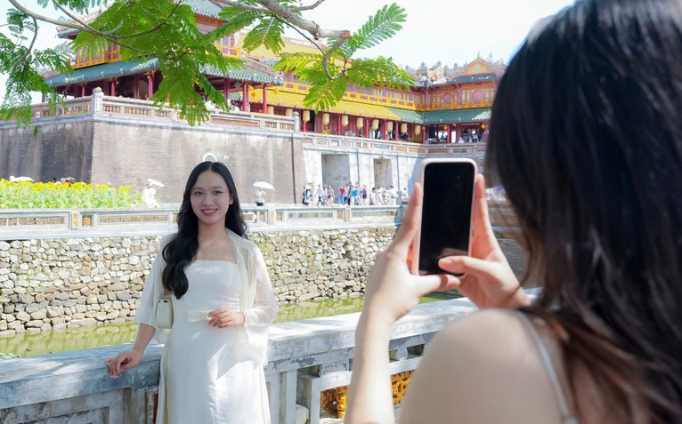 Từ đánh thức Đại Nội về đêm đến giấc mơ biến Huế thành phim trường
