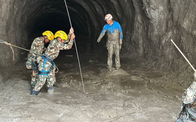 Chuyên gia Trung Quốc kể tình huống cực kỳ hiếm gặp khi cứu hộ đường hầm ở Nepal