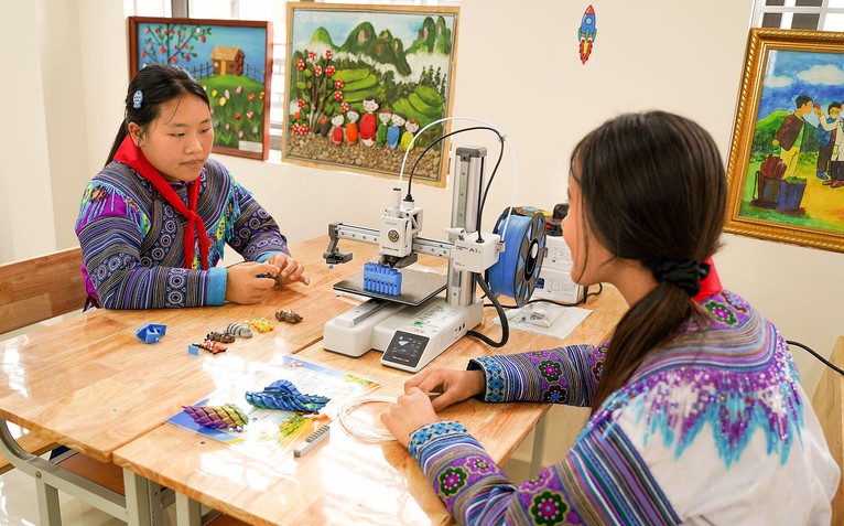 Tặng phòng thực hành STEM cho trường học vùng sâu, vùng xa