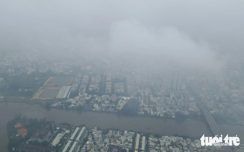 Dense fog blankets Ho Chi Minh City