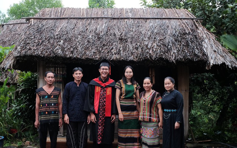 In cap and gown, Vietnamese graduate returns to thank remote village for his Master’s journey