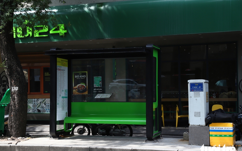 Ho Chi Minh City refines new bus stop design after public feedback