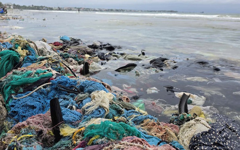 Why is this popular Vietnamese beach destination awash with trash?