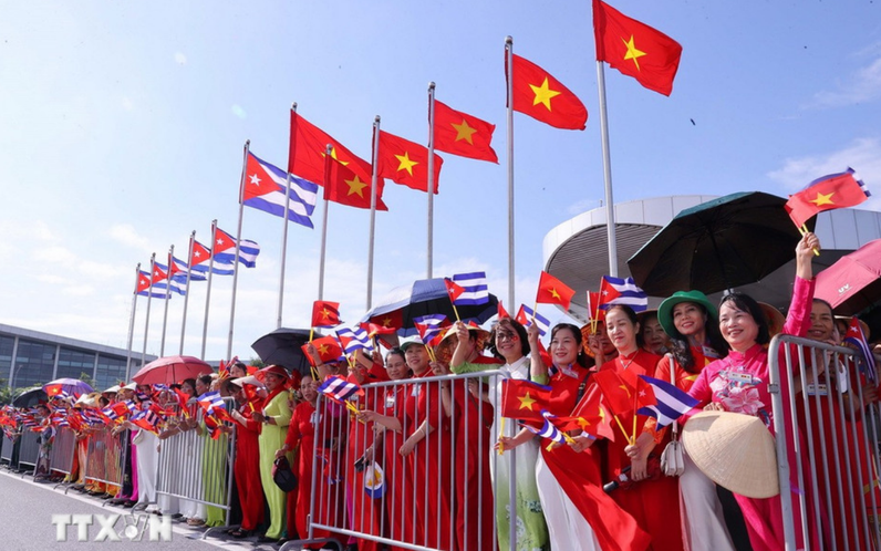 Cuban leader, top Chinese official arrive in Hanoi to attend National Day celebration
