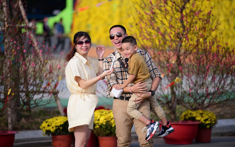 Vietnam serves 14mn holiday travelers during Tet