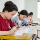Xét tuyển đại học 2025: Quy đổi điểm IELTS ra sao?