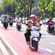 Xe máy chạy ào ào vào làn xe đạp Mai Chí Thọ